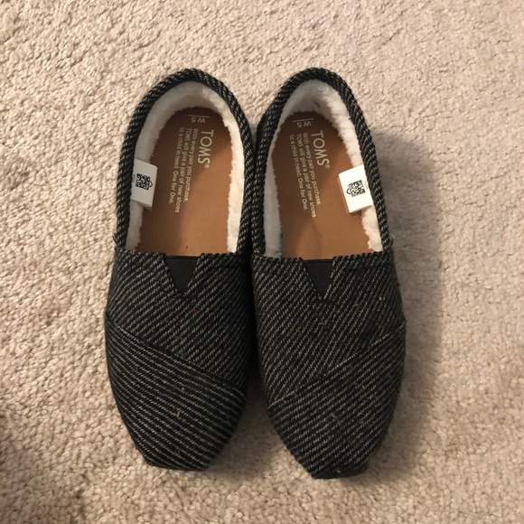 Toms Shoes - NWOT Toms